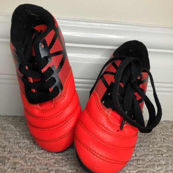 Kids Cleats - Picture 2 of 4